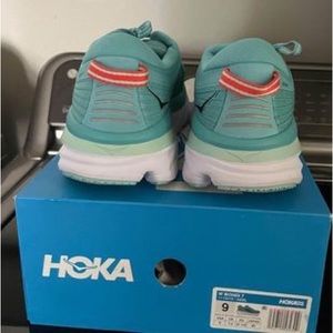 Hoka Bondi 7 size 9 worn only a couple of times like new